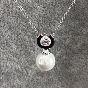 Silver Chain Necklace W/ Pearl & Crystal Pendant Elegant Design